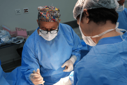 Dr. Gilberson Wanderley Silva destaca como a cirurgia estética pode transformar não só o corpo, mas também a autoestima e a autoconfiança.