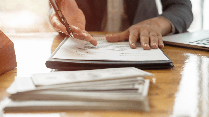 Rodrigo Balassiano alerta que cláusulas de cessão e garantia exigem atenção nos FIDCs para evitar riscos jurídicos.