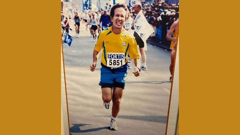 Eloizio Gomes Afonso Duraes mostra como hortas comunitárias promovem união, sustentabilidade e engajamento local.