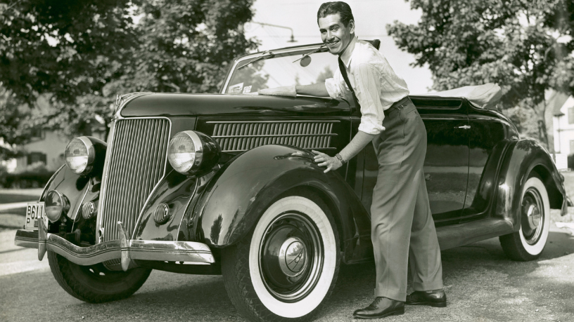 Carros antigos continuam despertando paixão por história, design e emoção ao dirigir, afirma Marcio Andre Savi.